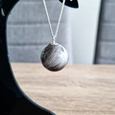 Kaulakoru Pallo, karvoilla