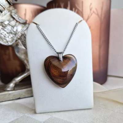 Kaulakoru Sydän karvoilla